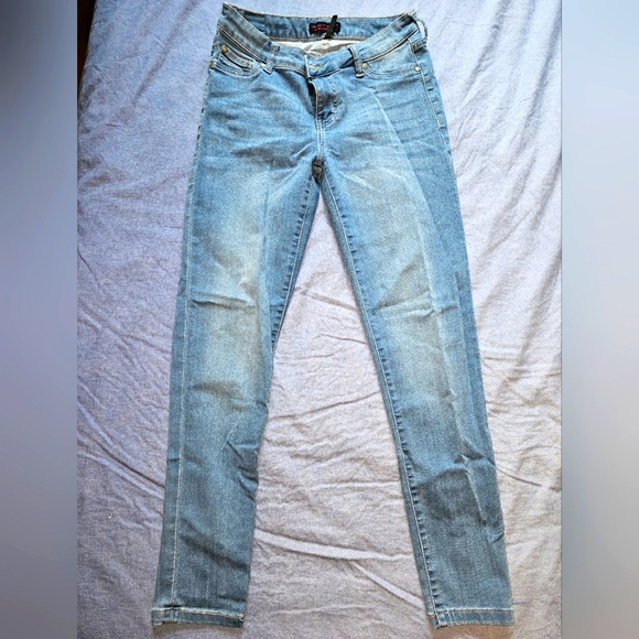 Light blue Jeans, very comfortable. - Picture 1 of 3